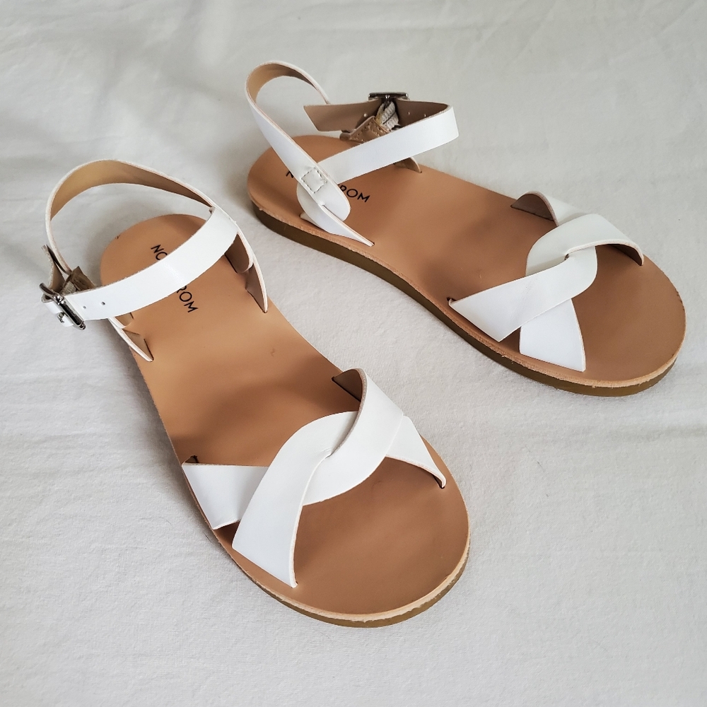 Girls Nordstrom white faux leather sandals sz 12